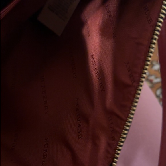 Burberry Crossbody with adjustable strap - Picture 9 of 13